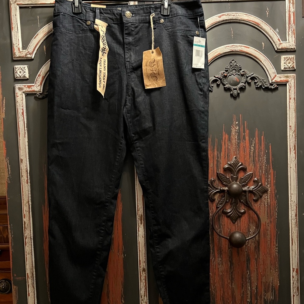 Nine West stretch dark denim jegging.